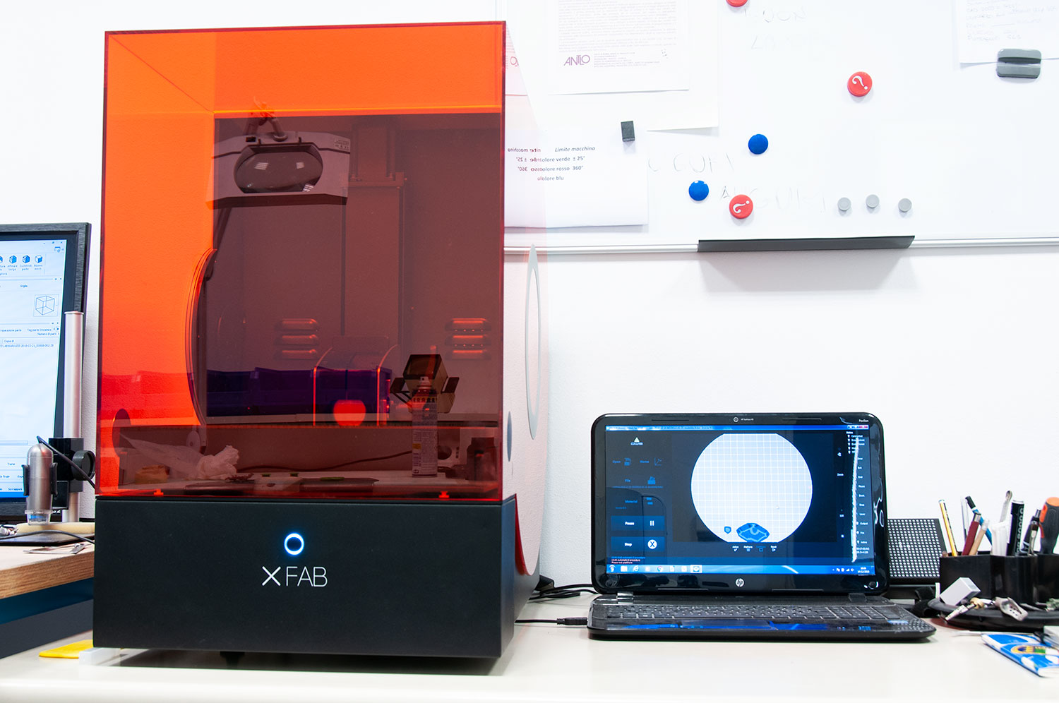 Stampante 3D per la produzione di modelli protesici in resina